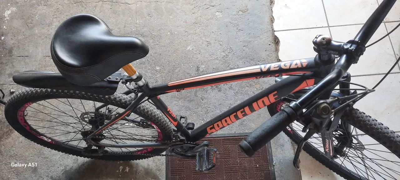 Bicicleta aro 29 quadro 19 quem tiver drone com gps também troco.  - Foto 3