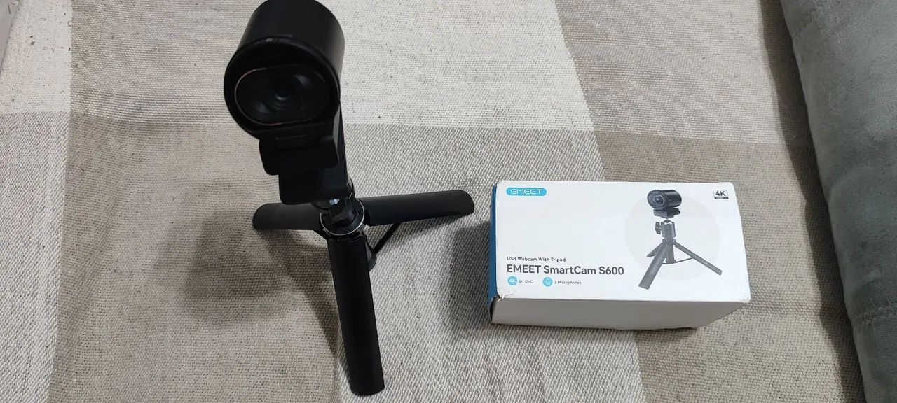Webcam 4K Emeet, com tripé, e microfone com redução ruídos. - Foto 4
