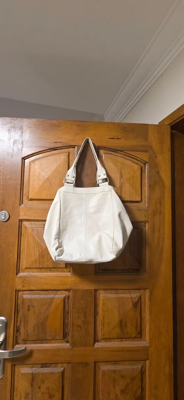 bolsa corello off white espaçosa, couro argentino - Foto 3