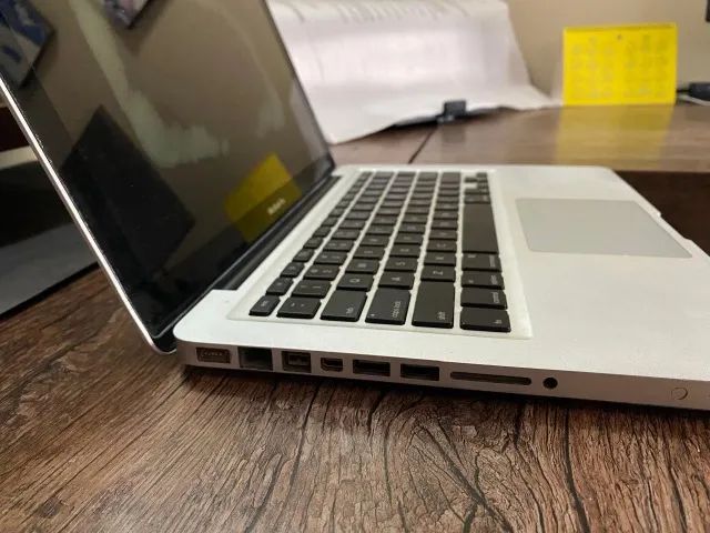 MacBook Pro 2010 17インチ　500GB MacBook Pro 2010 de 500GB (Funcionando OK - Tela com falha