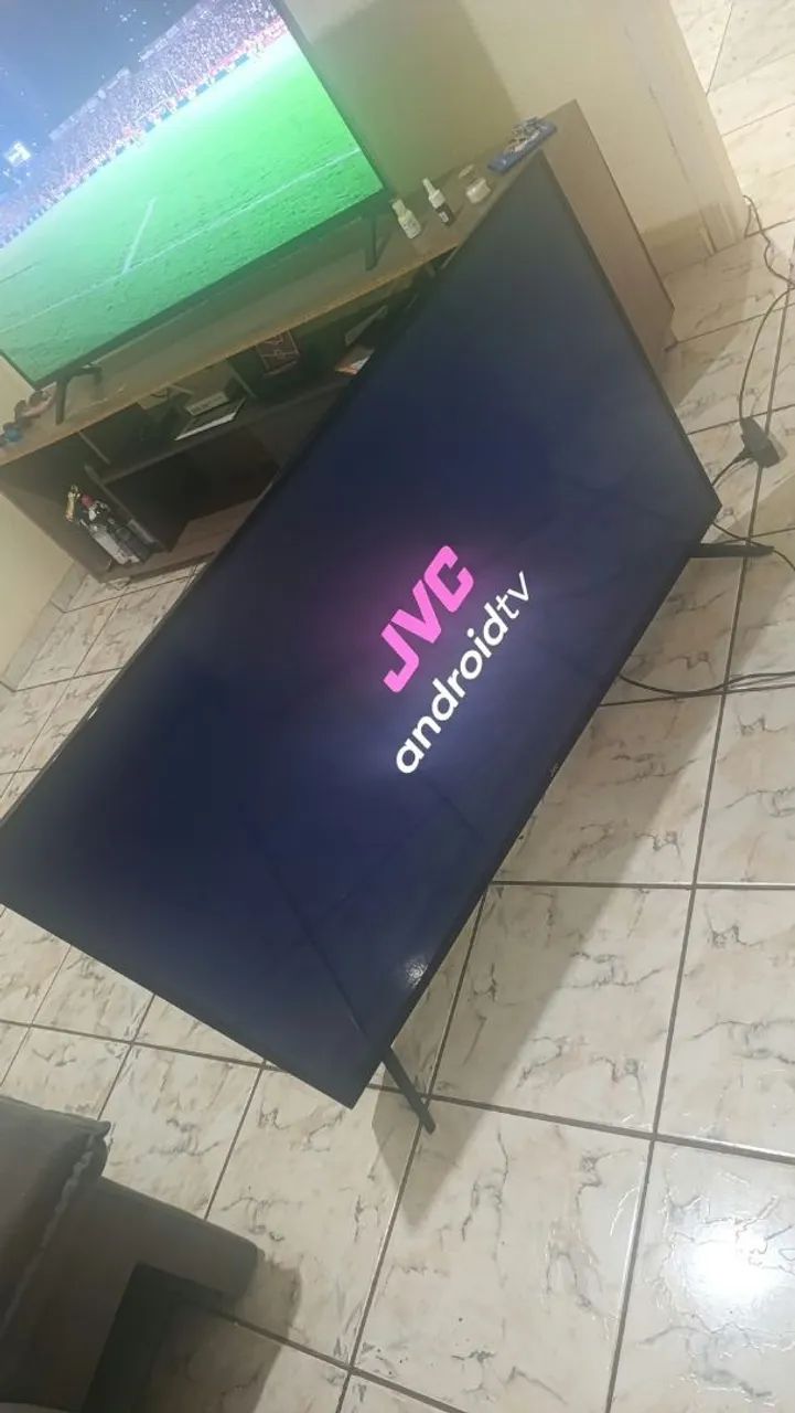 vendo tv 50 polegadas nova