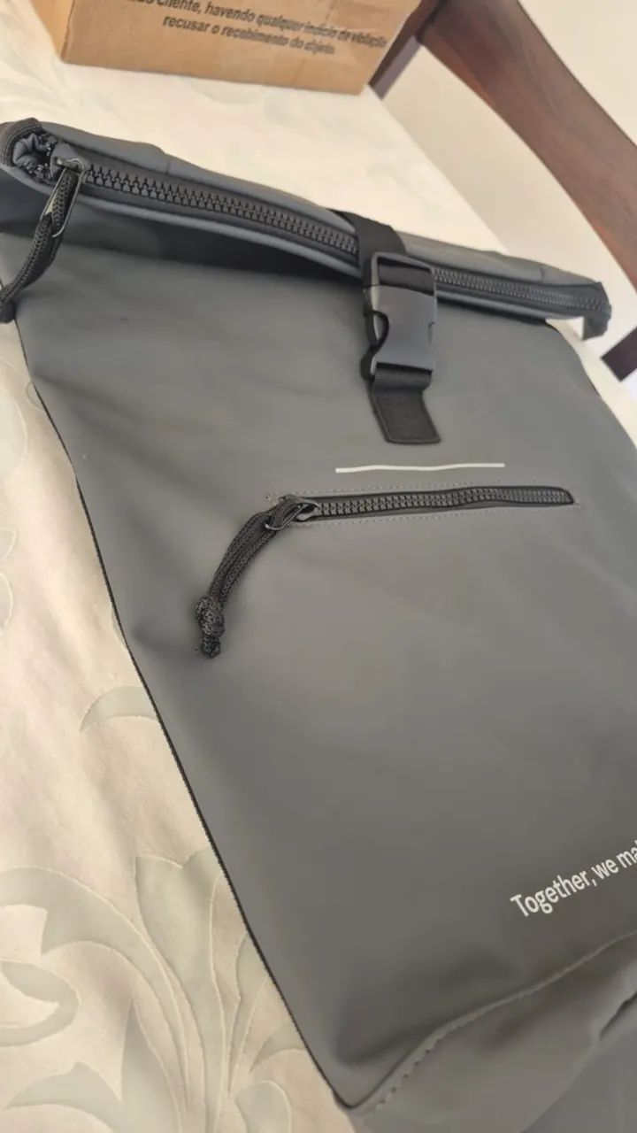 Mochila na cor Cinza - Nova sem uso. - Foto 5