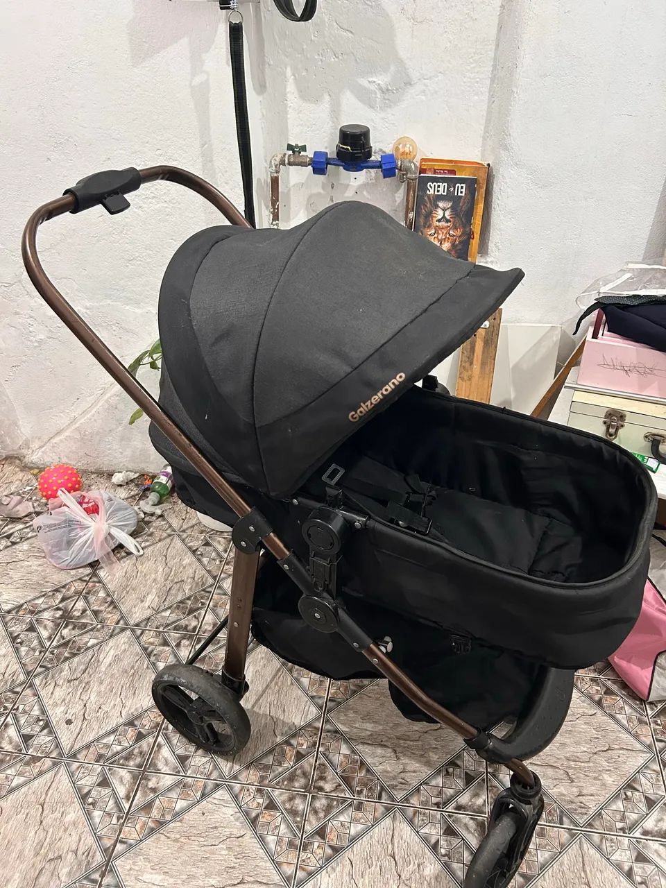 Carrinho Moisés  burigotto com bebê conforto 