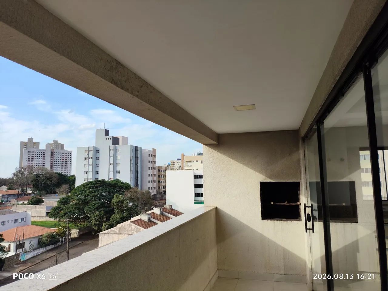 Apartamento na zona 07 com 2 quatos suite 84 m2 garagem coberta - Foto 2