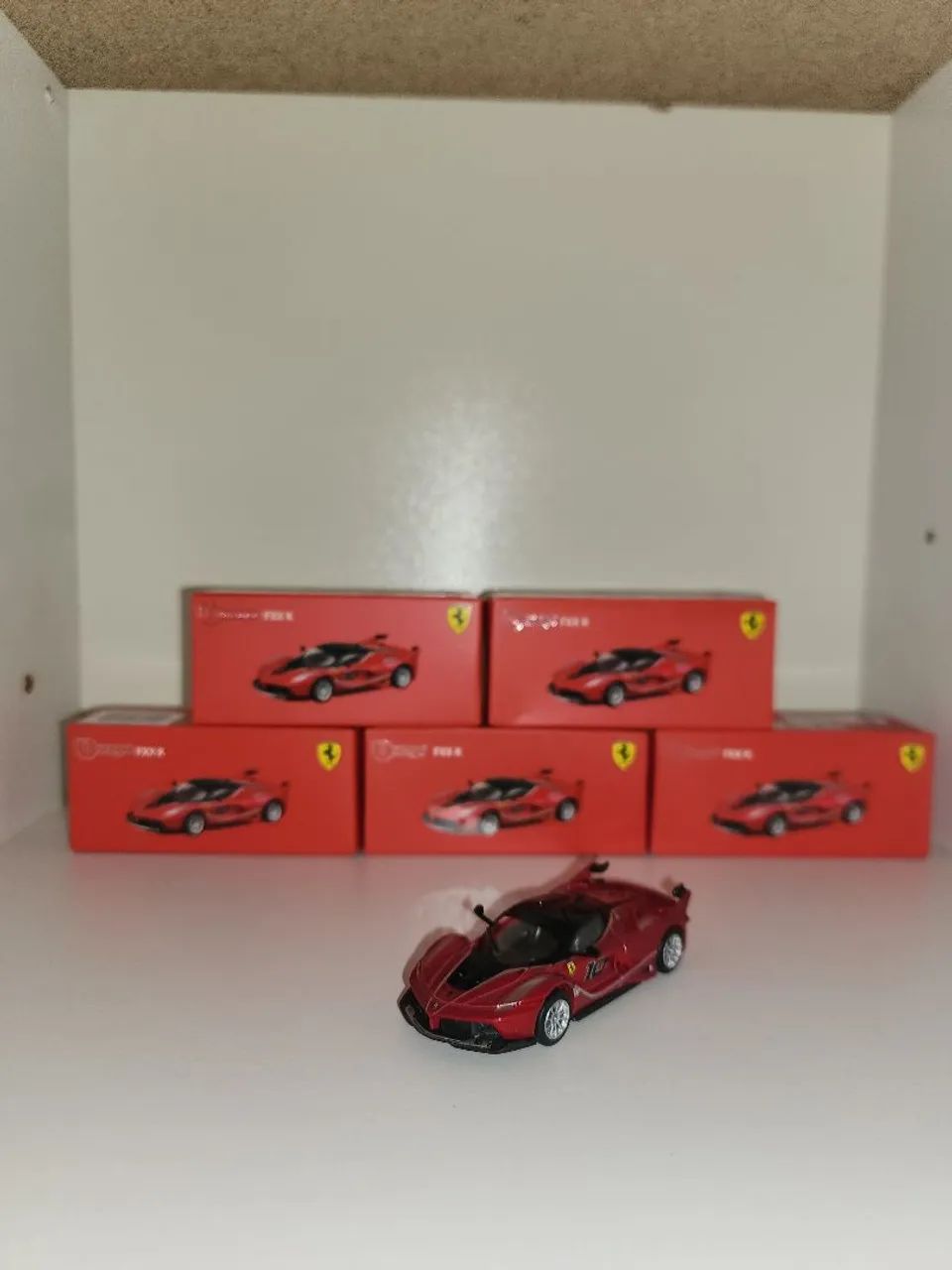 Miniatura ferrari bburago 1/64 - Foto 4