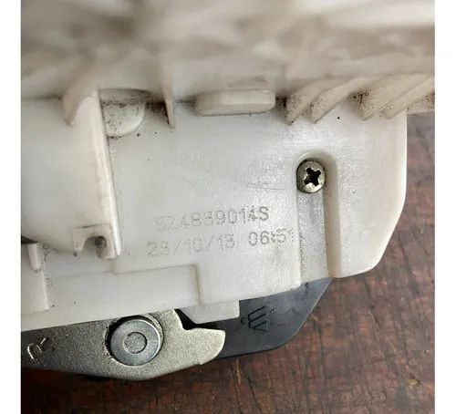 Fechadura De Porta Traseira Direita Fox 2013 2014 - Peças para