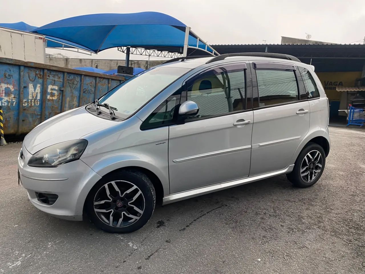 Fiat Idea Sporting Dualogic 1.8 Flex 16V 5P 2012 - Foto 3