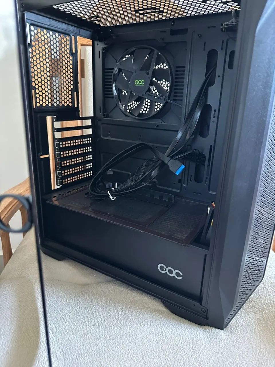 Gabinete Gamer Mid Tower Gamemax Brufen C1 - Foto 6