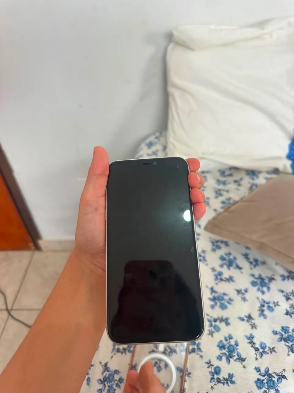 vendo iPhone 11 branco sem detalhes!!  - Foto 5
