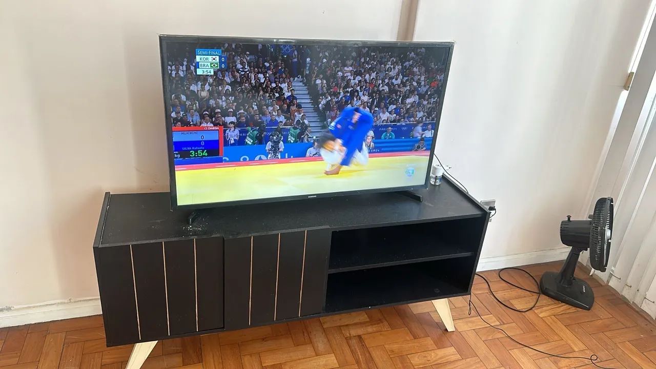 Geladeira Eletrolux + TV Samsung 43 polegadas 