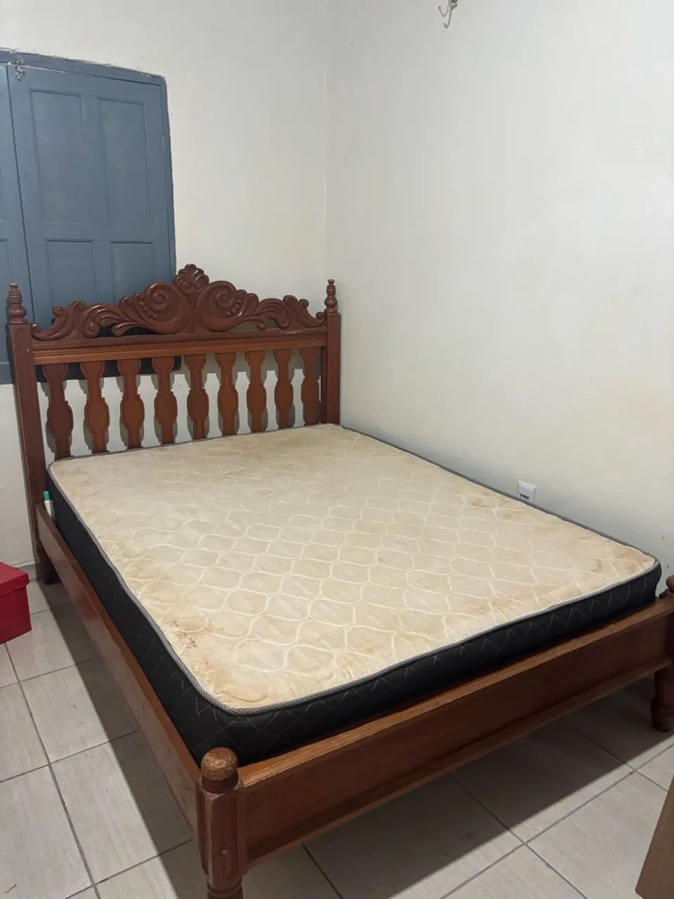Cama de madeira e colchão ortopédico  - Foto 2