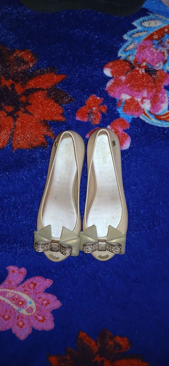 Vendo Sapatilhas  - 25 reais cada. - Foto 4