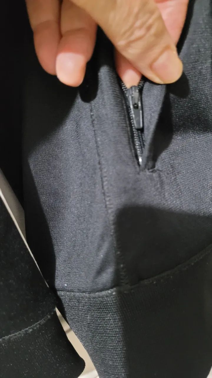 Jaqueta adidas masculina preta m com listras brancas sem capuz semi nova - Foto 6