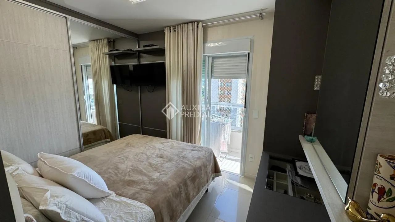 Apartamento com vista mar e 3 vagas no Estreito - Foto 3