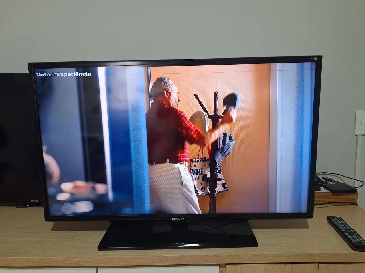 TV Samsung 40" 3D com defeito linha horizontal  - Foto 4