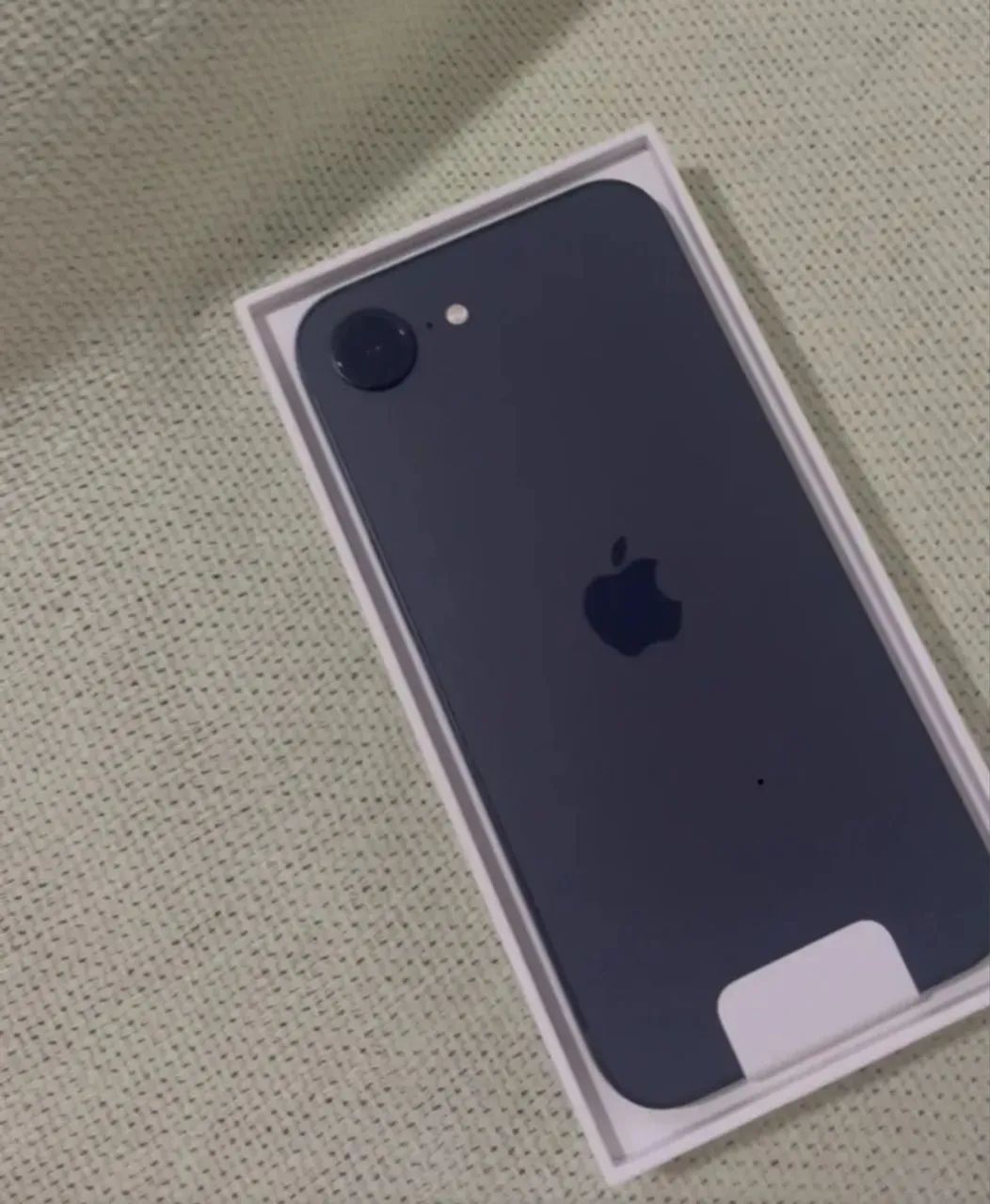 Iphone 16 e 128gb zero novo na caixa  - Foto 2
