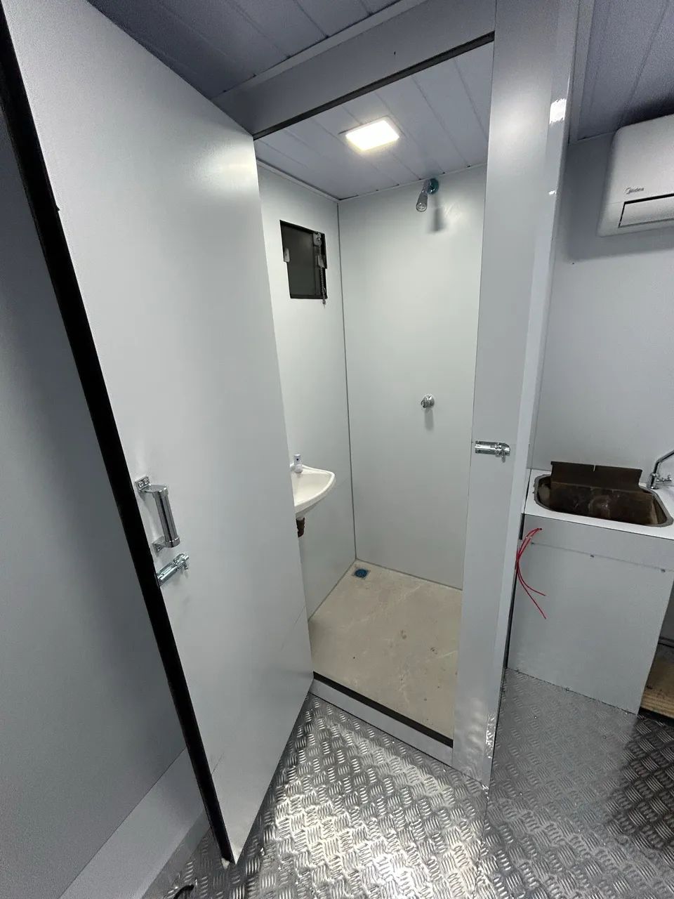 Trailer camarim com banheiro  - Foto 4