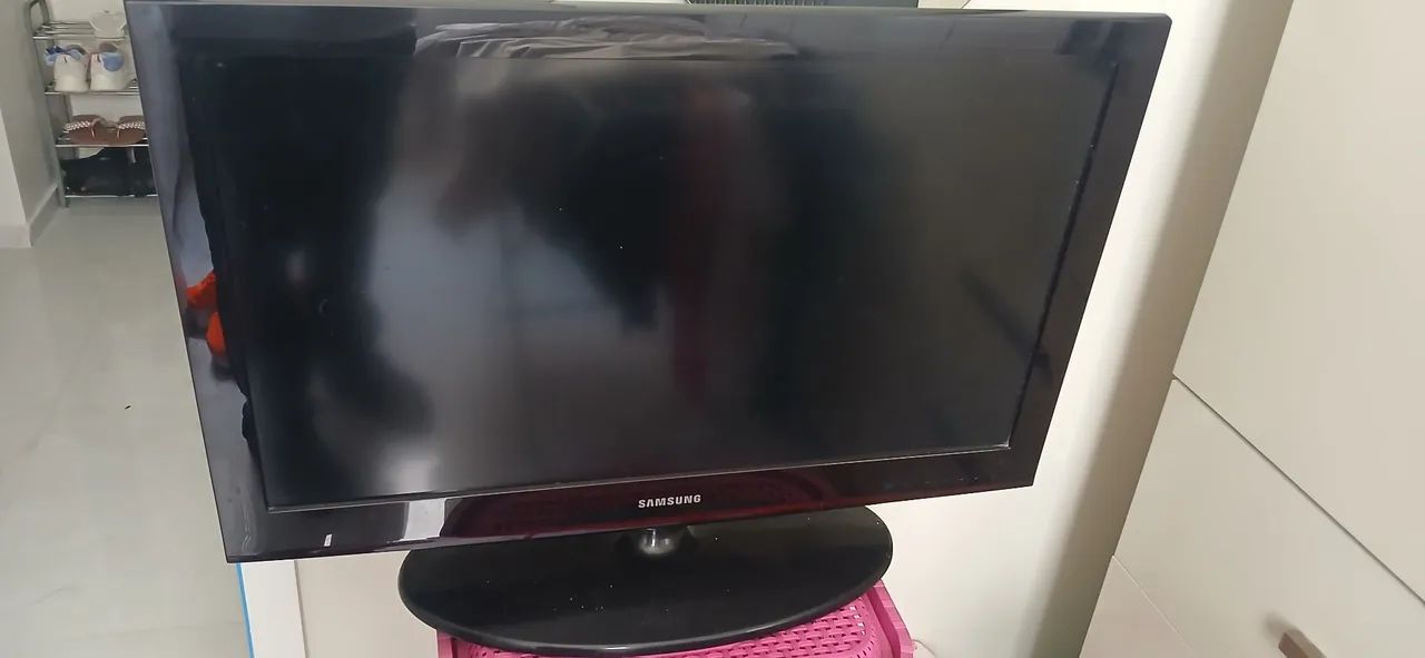 Tv Samsung funcionando, porém com defeito - desapego