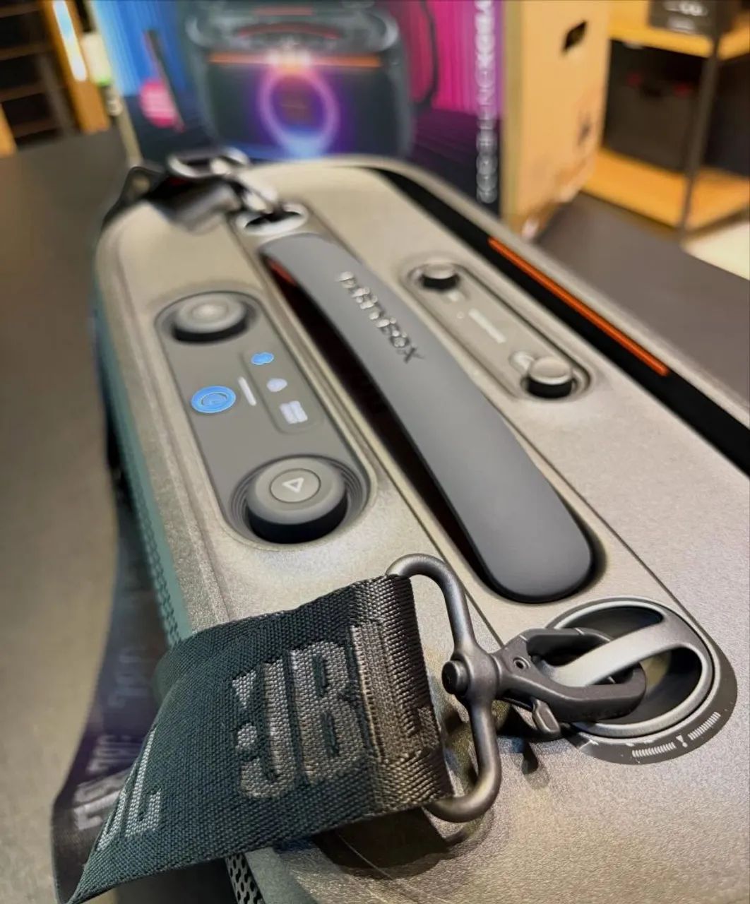 JBL partybox on the go 2 - com microfone  - Foto 5