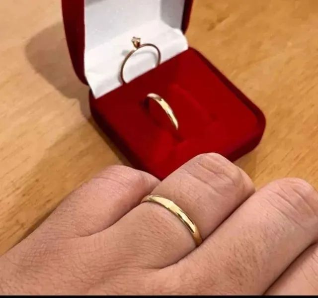 Par de alianças de 2mm reta ouro 18k em Uberlândia 