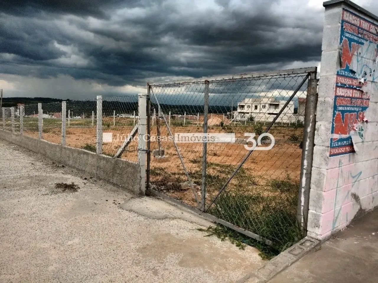 Área a venda com 1800m²