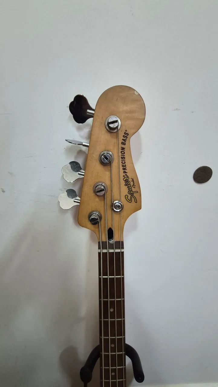 Baixo Squier Precision standard 