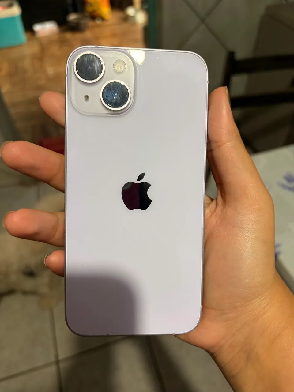IPhone 14 lilás 