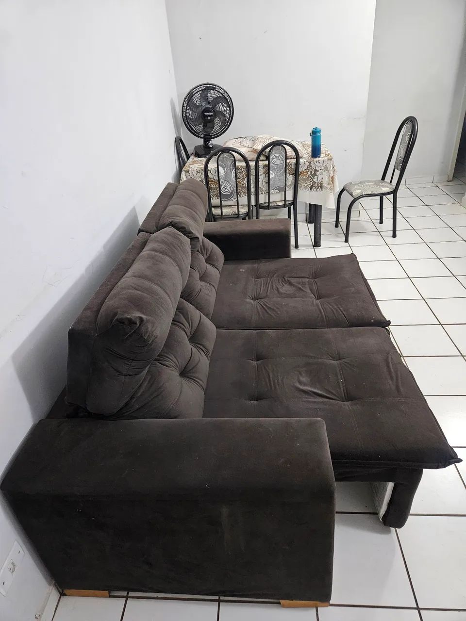 Sofá retrátil e reclinável na cor marrom - Foto 4