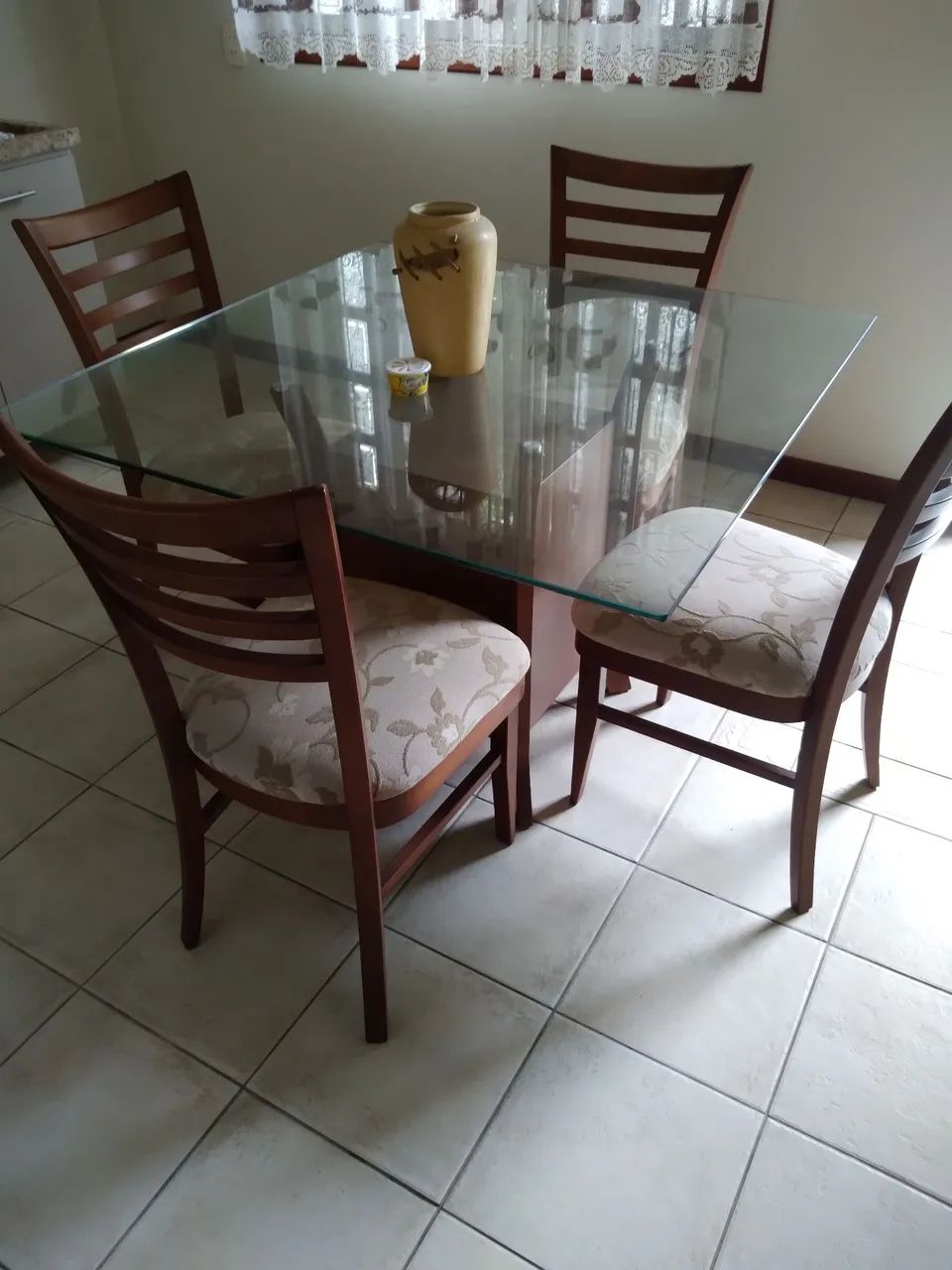 Jogo de mesa com 4 cadeiras  - Foto 5