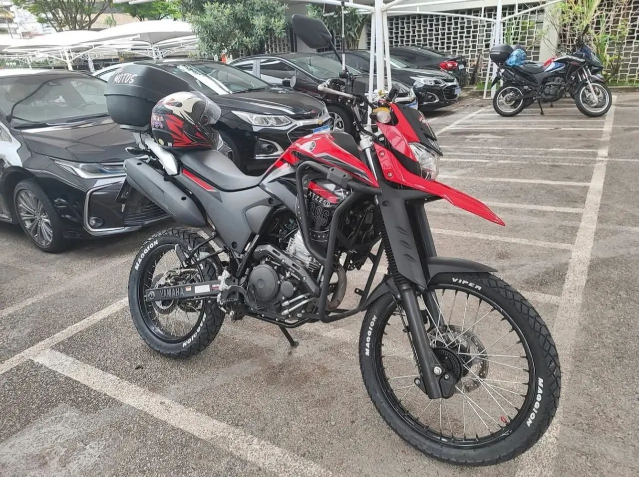 Lander 250 motard