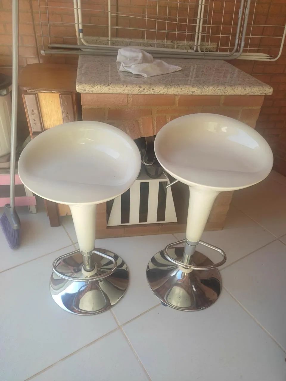 Duas banquetas 