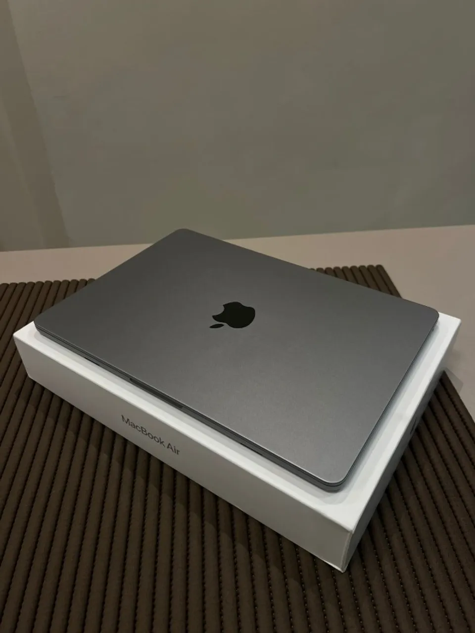Macbook Air M2 - Tela 13 - 256 GB 8 ram - Cinza - Retirada Loja