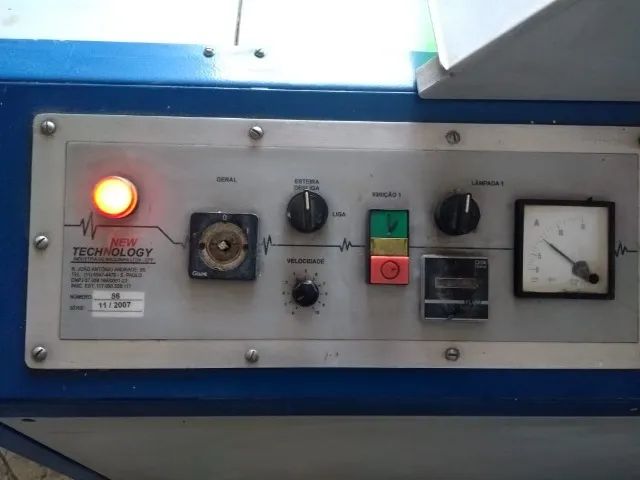 Secadora / Curadora para tintas e vernizes UV impressas em papéis, adesivos, outros