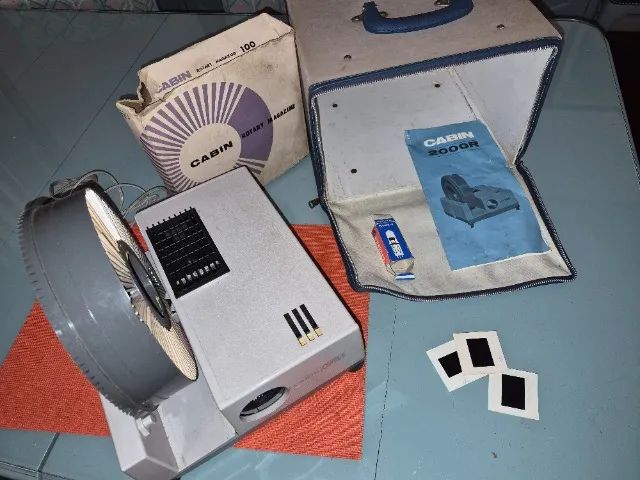 Projetor de Slides Canon 2000R 