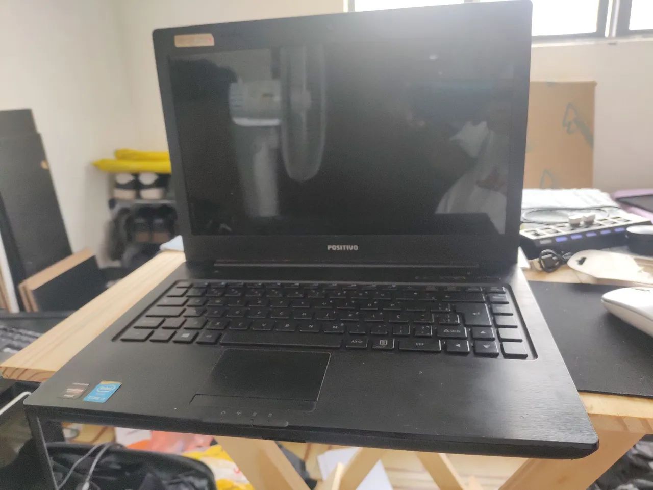 Notebook positivo potente com problemas no teclado levemente  - Foto 4