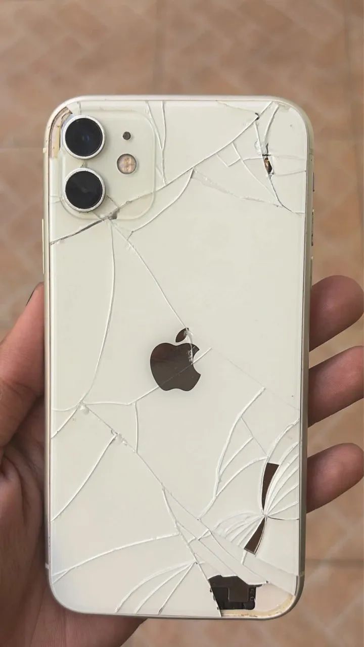 IPHONE 11 - 64GB