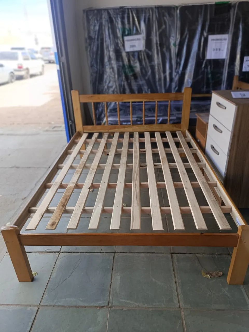 Cama de Casal de Madeira, Nova, Entrego 