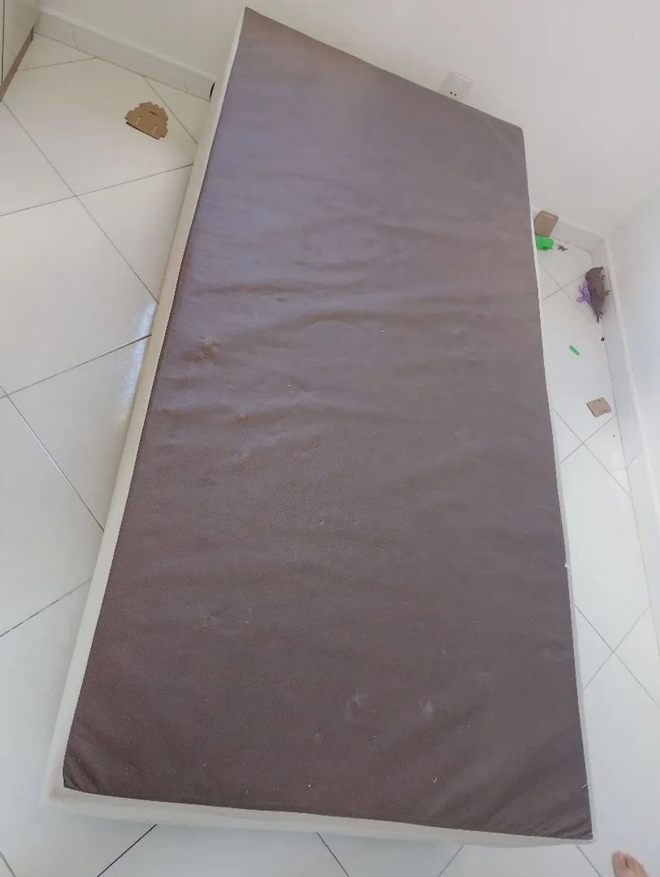 Box solteiro em ótimo estado 
