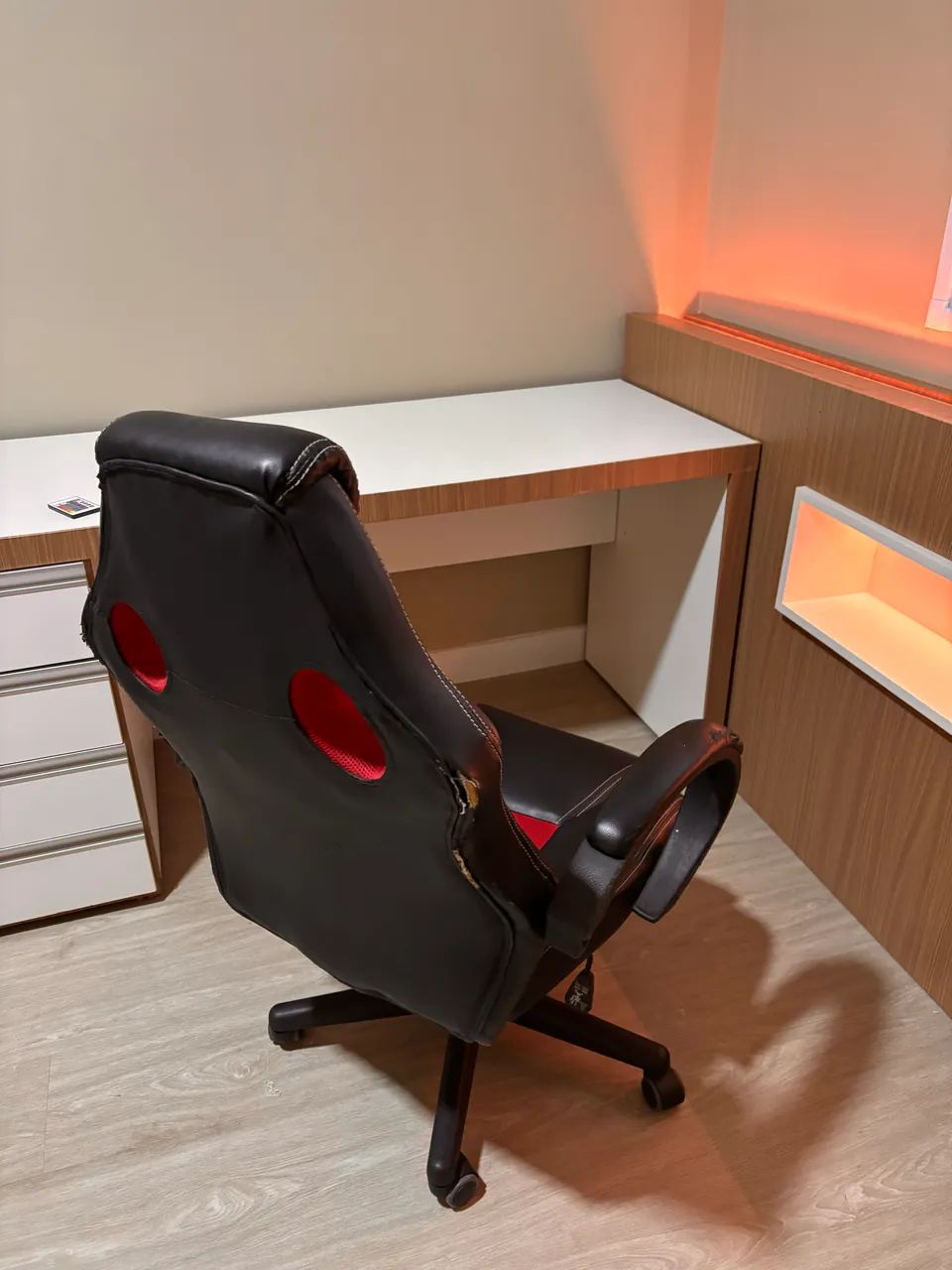 Mesa de escritório com painel Led - Foto 4