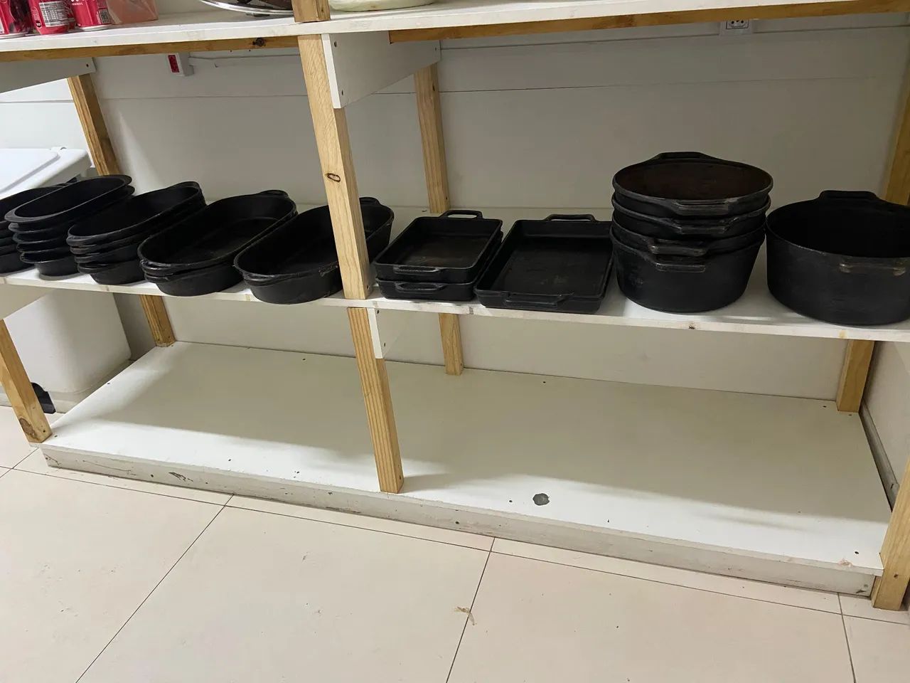 Kit com  17 panelas e travessas de ferro  - Foto 2