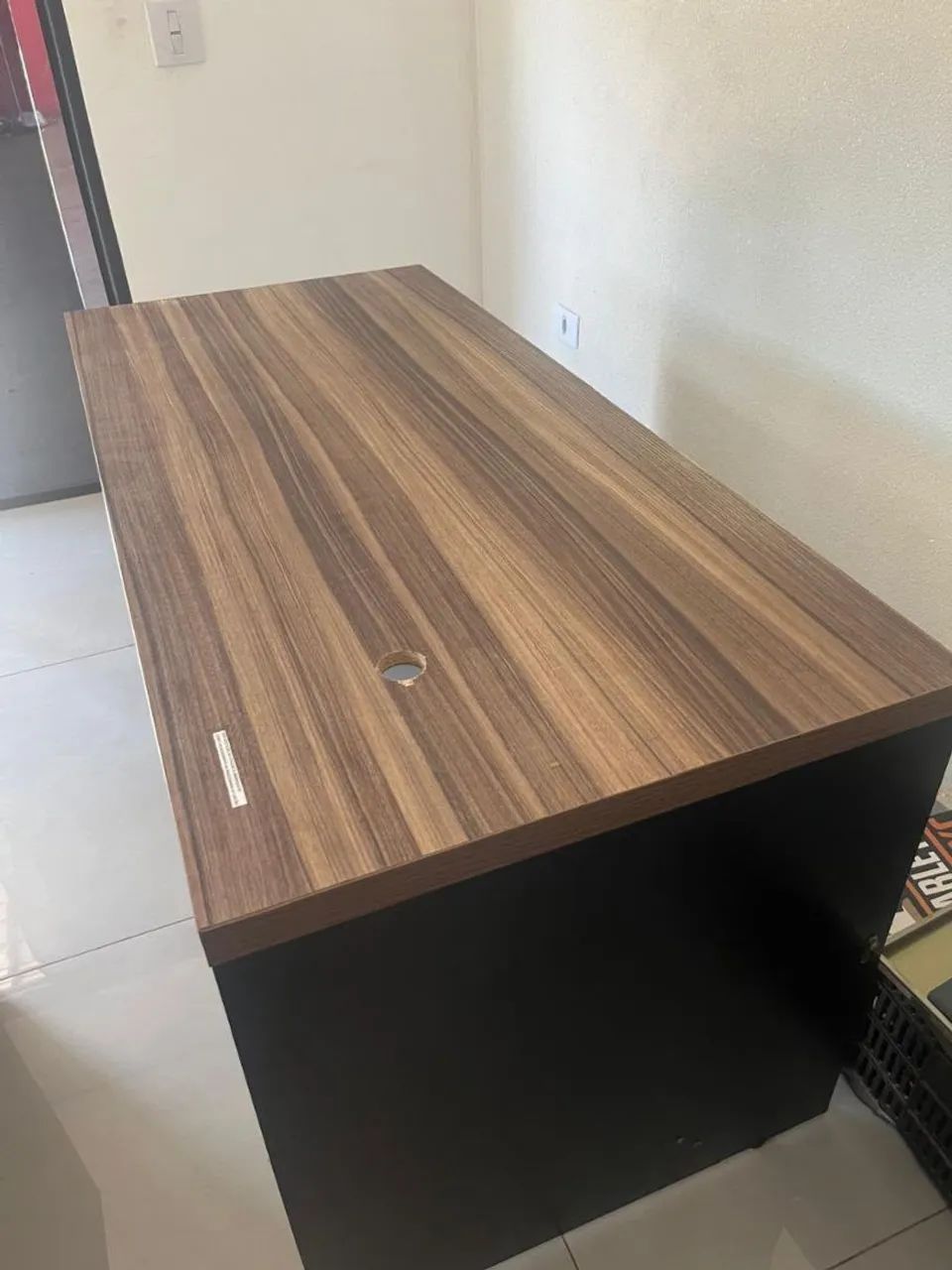 Mesa escritório com dois gaveteiros - Foto 3