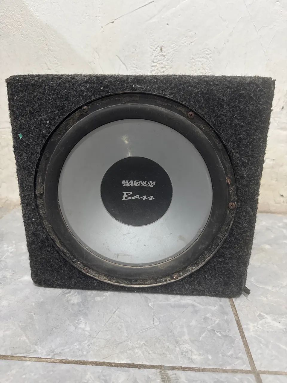 Caixa som automotivo de 12 polegadas. Marca Magnum Bass