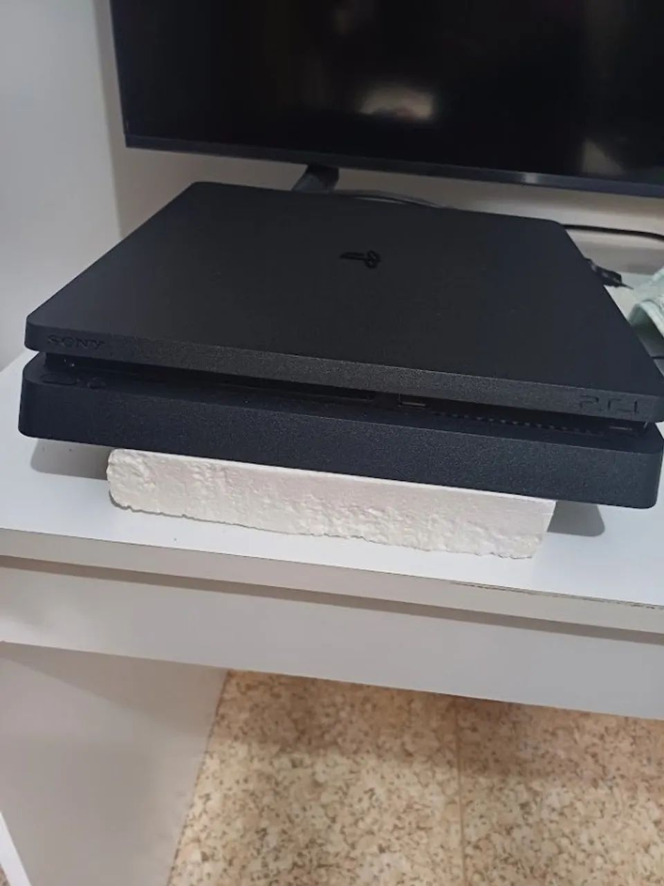 PS4 SLIM 1TB - Foto 3
