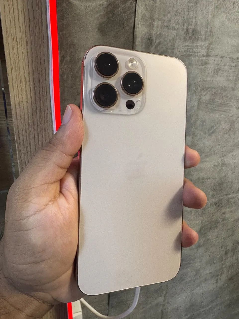 iPhone 16 Pro Max - Foto 4