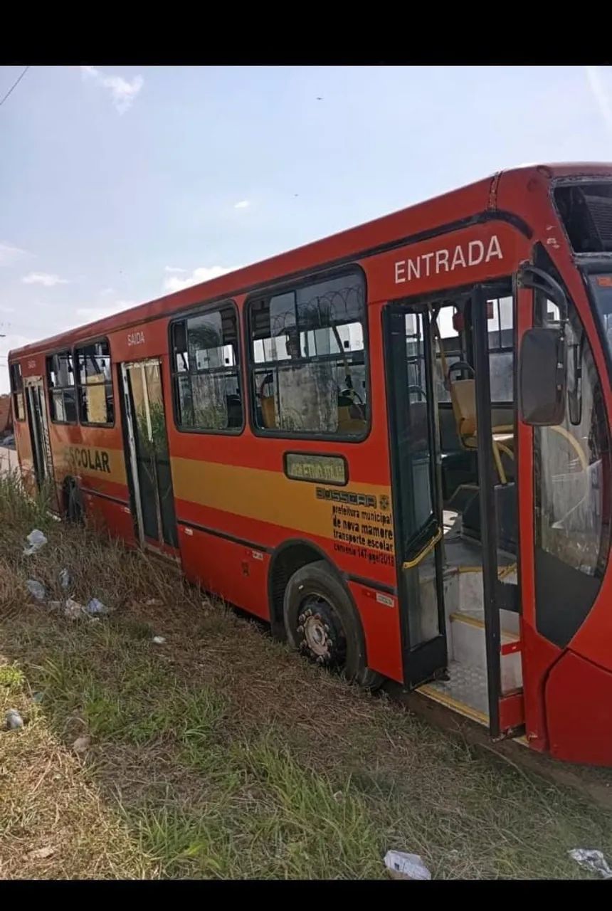 Vendo este ônibus em otimo estado. - Foto 2