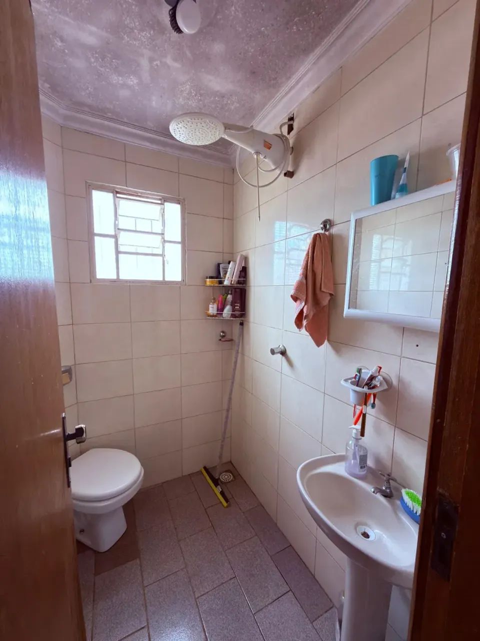 CASA SOBRADO, C/ ESPAÇO COBERTO E CIMENTADO, P/ RESIDENCIAL OU COMERCIAL, MIGUEL SÚTIL, C/ - Foto 3