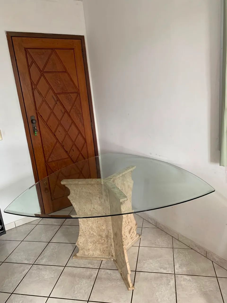 Vendo mesa de mármore/ 4 cadeiras (USADA)