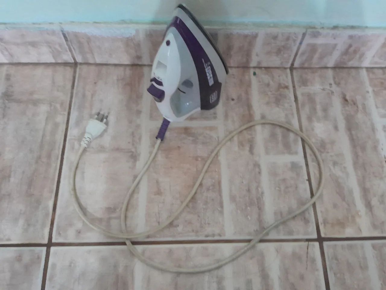 Ferro de passar elétrico 