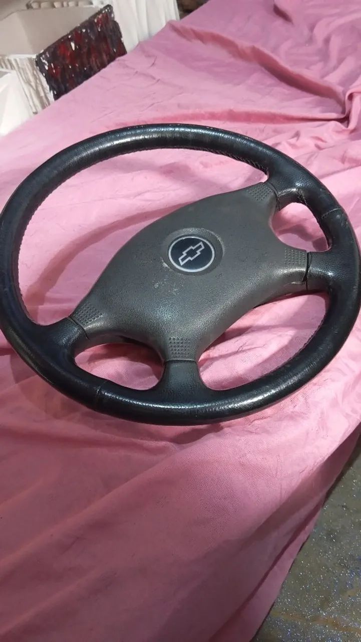 Volante do Omega 94  em perfeito estado 
