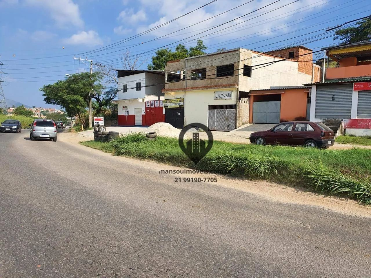Prédio com salas comercias, estoque, entrada para garga e descarga e loja na frente - Foto 5